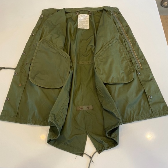 Military Issue Parka, Extreme Cold Weather size Medium Regular. Fits like XXL. - Picture 3 of 4